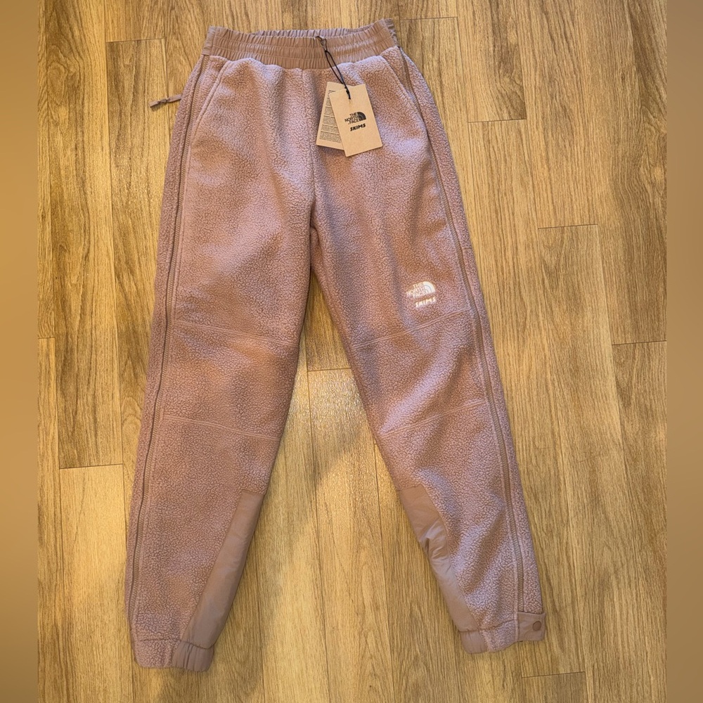 NWT SKIMS x North Face 1995 Retro Denali Fleece Pant in Sienna Size Small